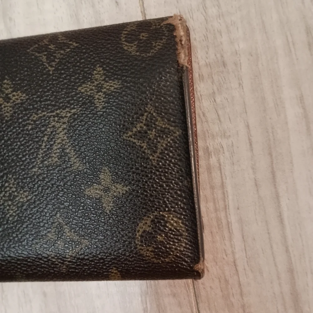 Authentic Louis Vuitton Monogram Canvas Porte Tresor International Wallet